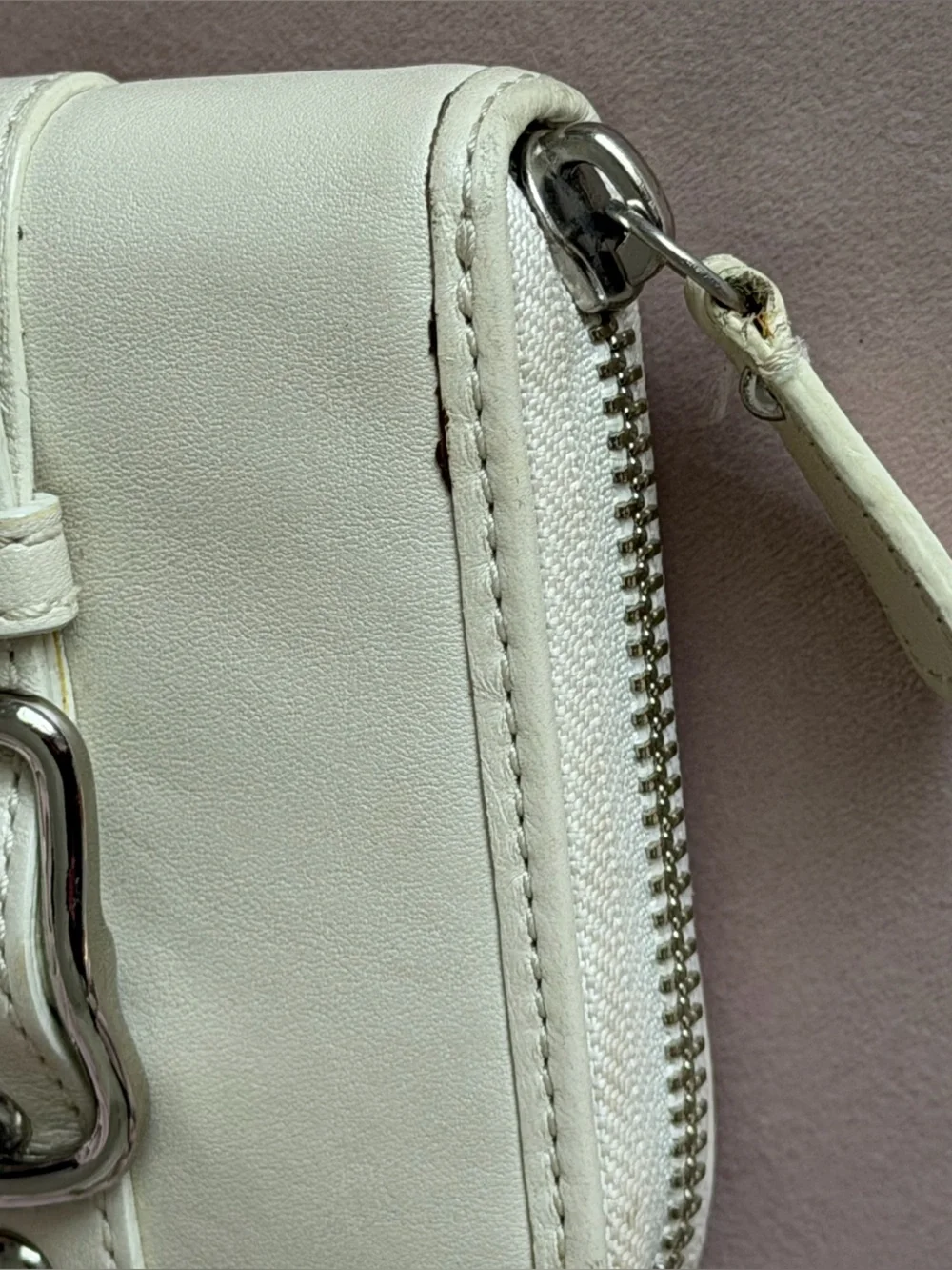 COACH 🤍 SoHo Zoe Cream Leather Zip Around Wallet